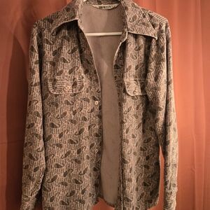 Van Heusen Vintage Corduroy Button Up Shirt